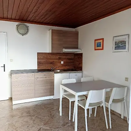 Apartments Bruno Njivice Exterior photo